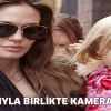 Angelina Jolie,kızı Vivienne ile birlikte kamera karşısında